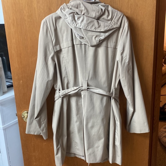 Croft and barrow trench coat - Picture 2 of 2